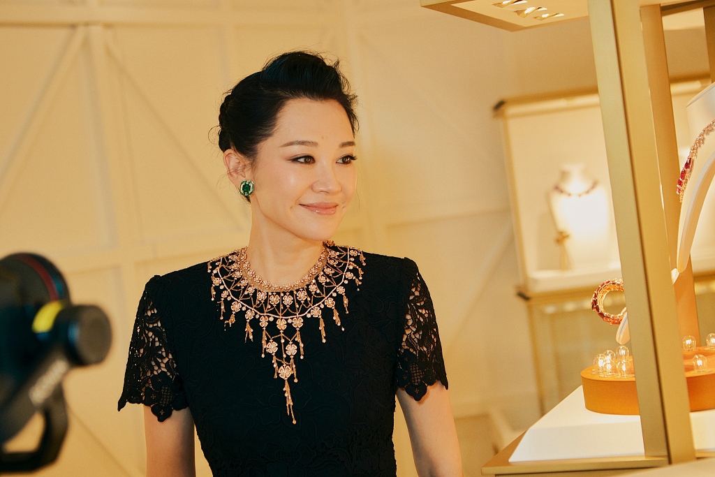 许晴,励志之光照亮人生舞台,自信与成就感铸就辉煌的最新报道