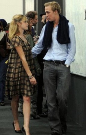 Emma Watson最新男友，自然美景中的浪漫之旅