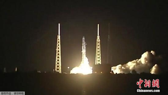 美国最新太空飞船,探索宇宙的新利器亮相!