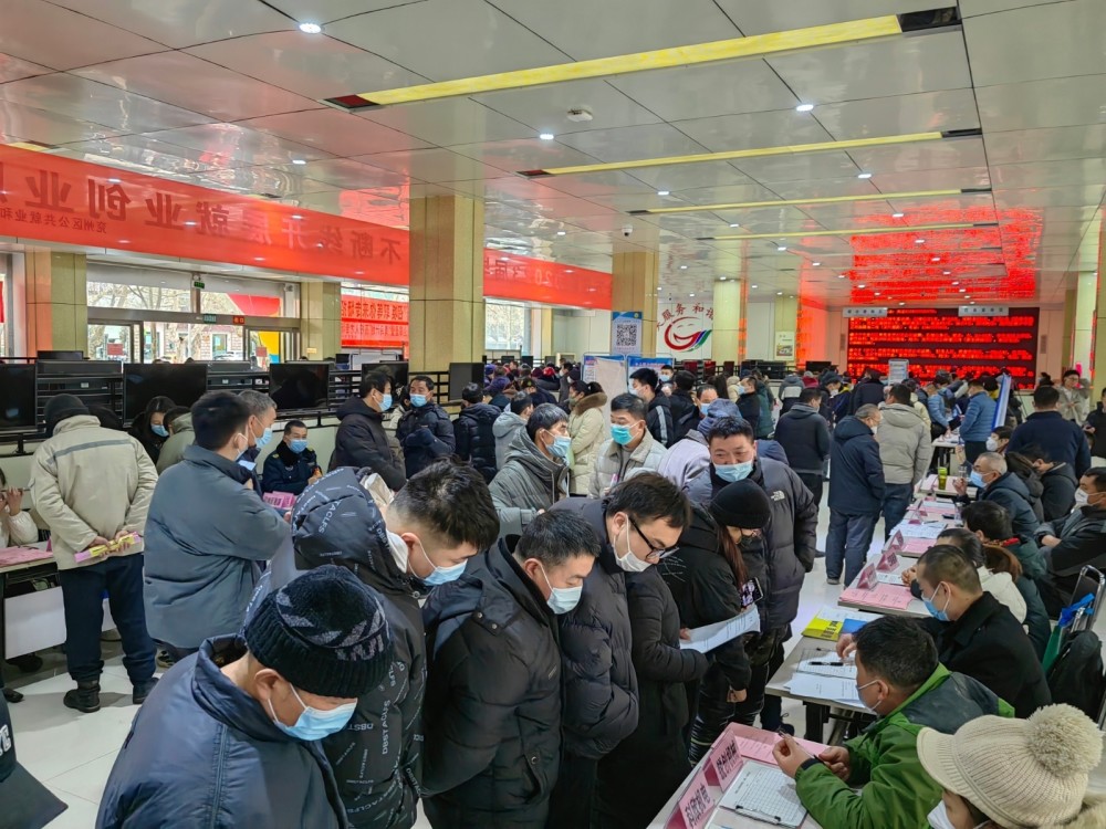 兖州最新企业招聘与小巷独特风味探索,街巷间隐藏的特色小店招聘季开启。