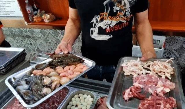 石牌豆腐最新摊位火爆出炉,地道美味再现!