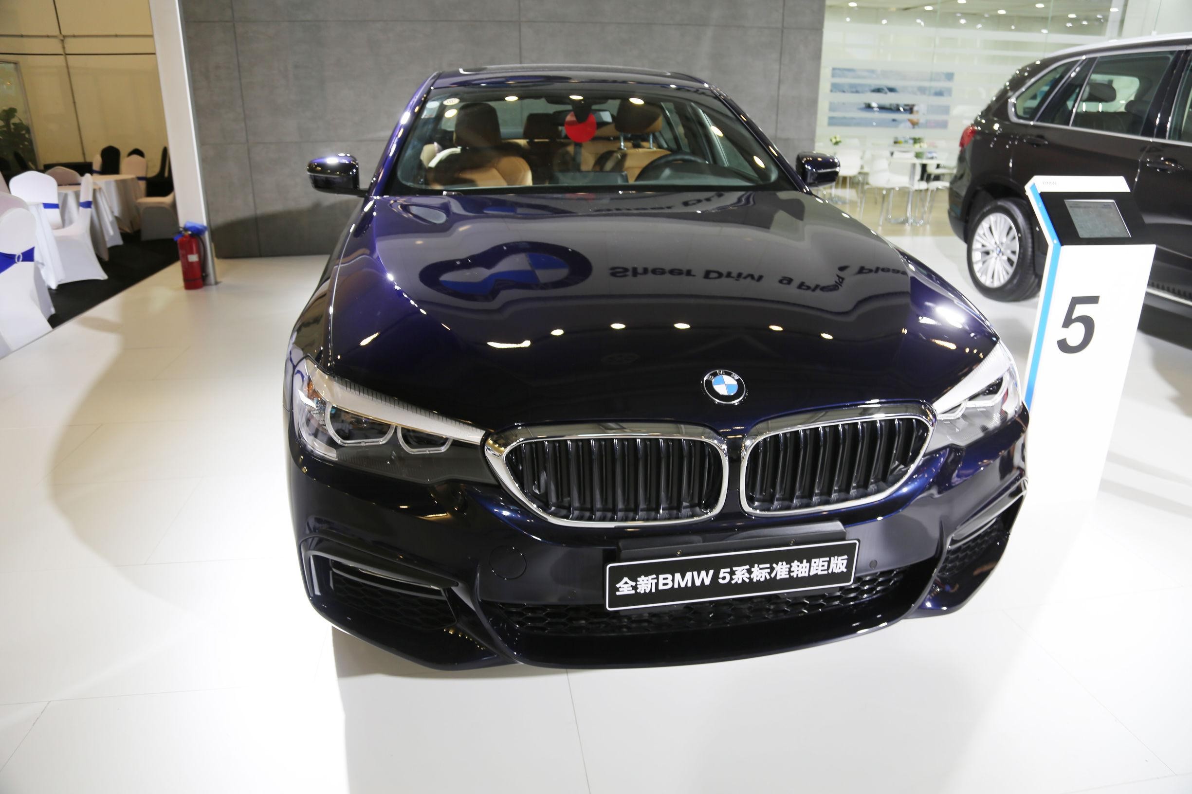 重磅更新，宝马5系最新价格，豪华与性能的完美融合！