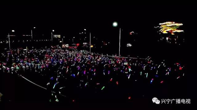 探索城市夜晚的新风尚，最新夜跑视频集结