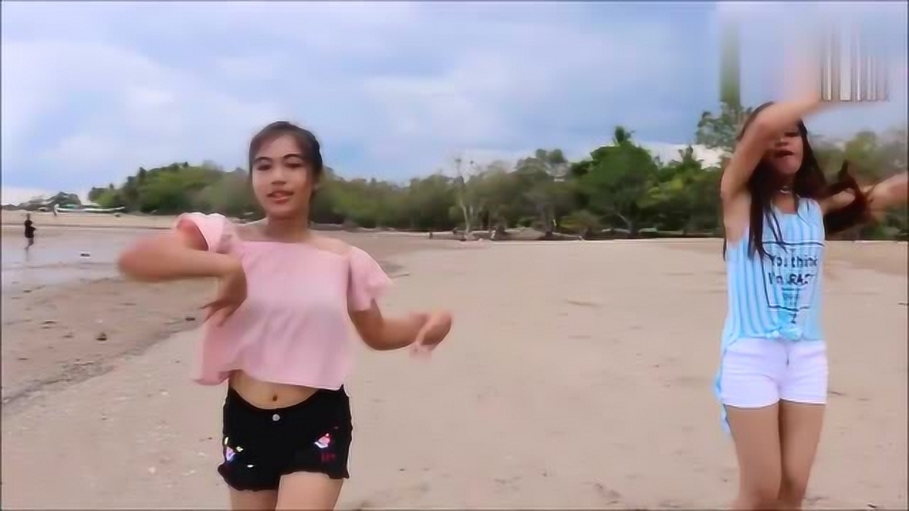 最新俄罗斯长发美女视频，自信与成就感的力量展现