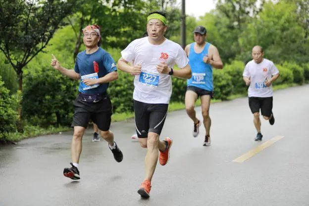 江苏阳光股票行情走势，自信与成就感的交织变化之路