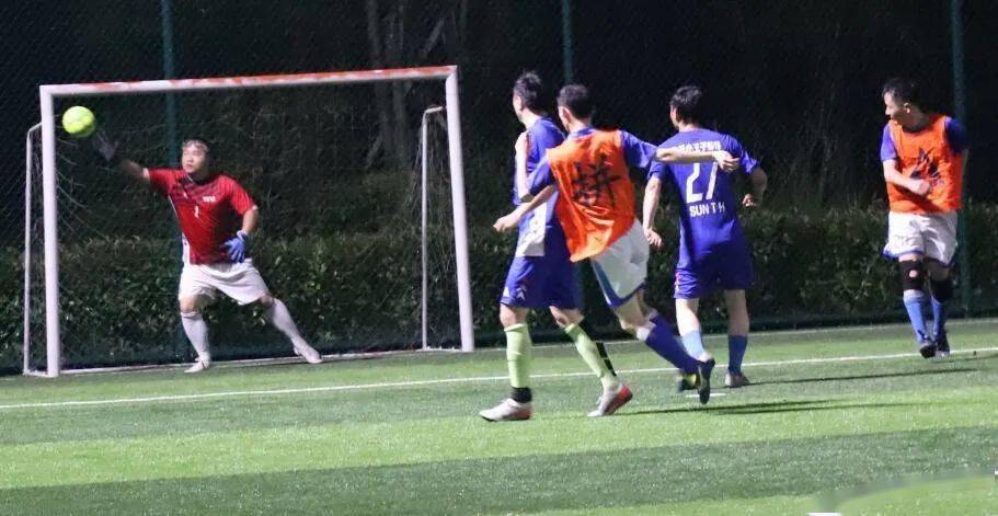 今晚时代足球赛事对决，一场不容错过的较量！