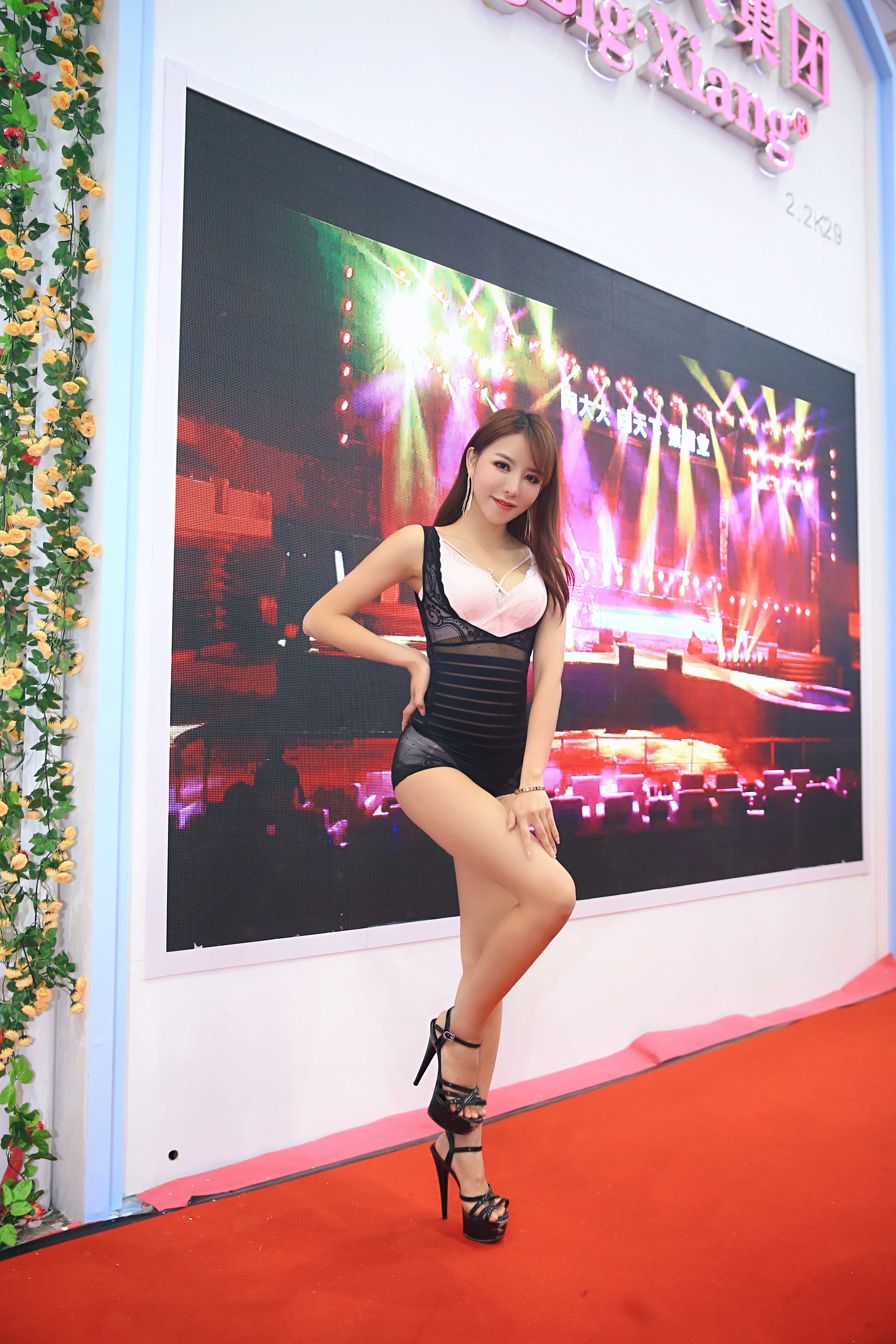 曼妮新动态，任务完成与技能学习步骤指南