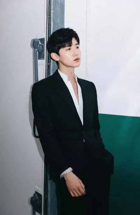 小演员试镜自我介绍，自然美景中的奇妙之旅