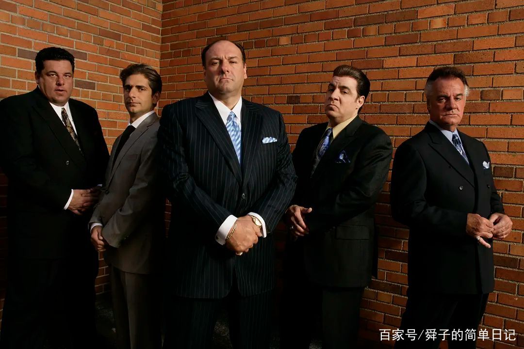 美国黑帮电视剧，隐秘江湖与特色小店的巷弄故事