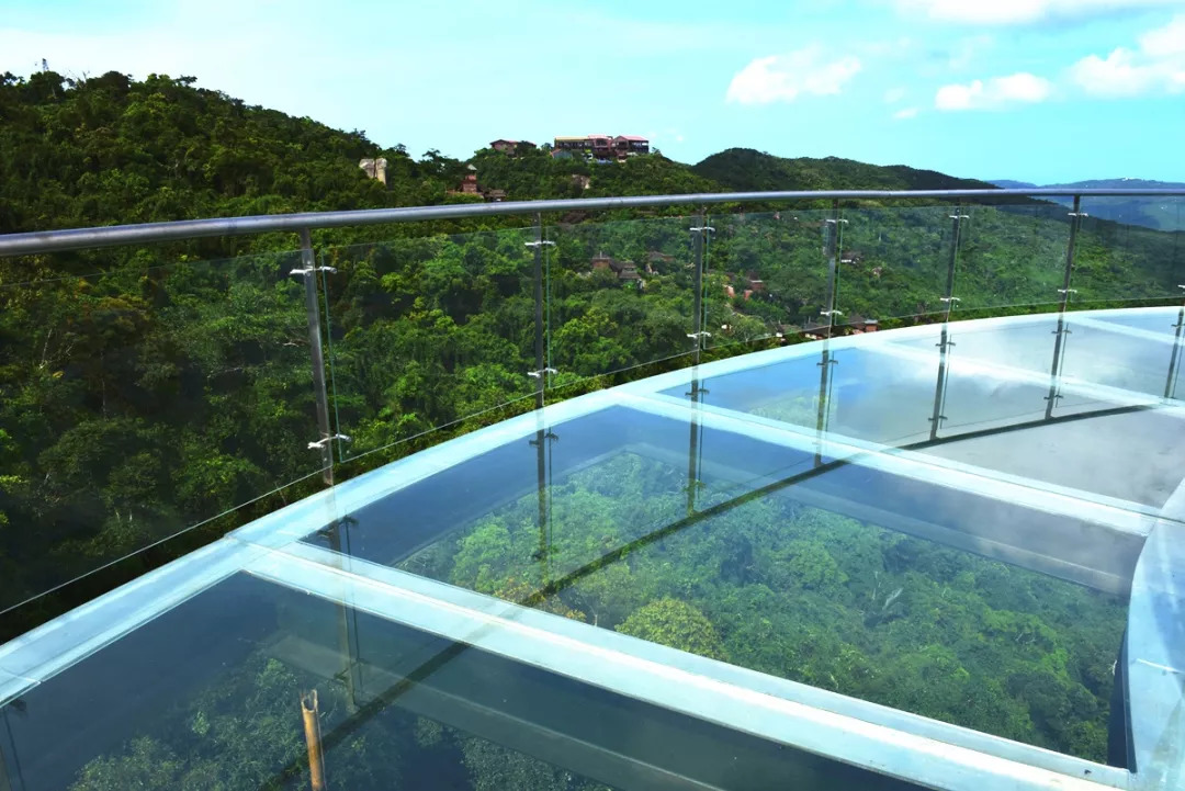 玻璃栈道最新论述,探索前沿技术与旅游体验的新境界