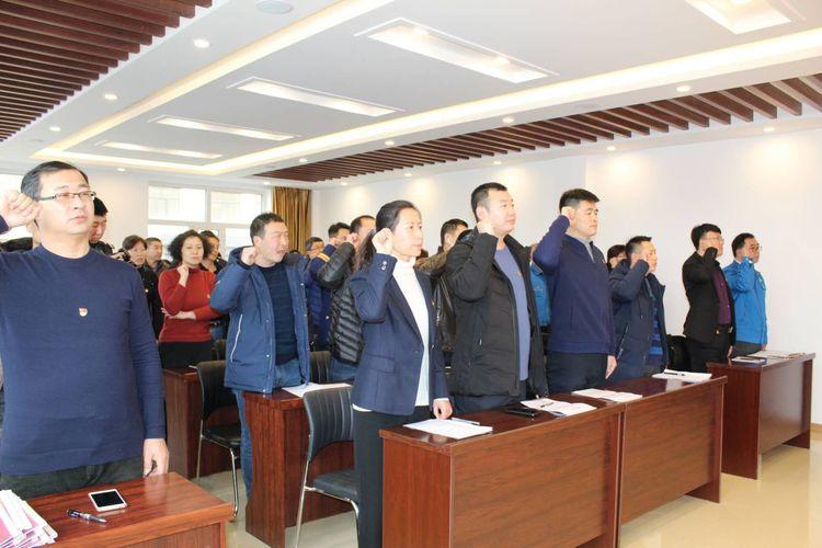 最新党徽样式，自然美景的心灵之旅