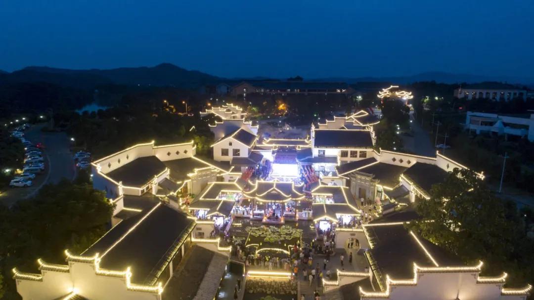 夜惊鸿穿越奇幻世界的探险之旅最新小说发布!