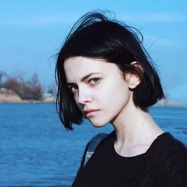 2025最新女头制作指南,时尚发型设计步骤