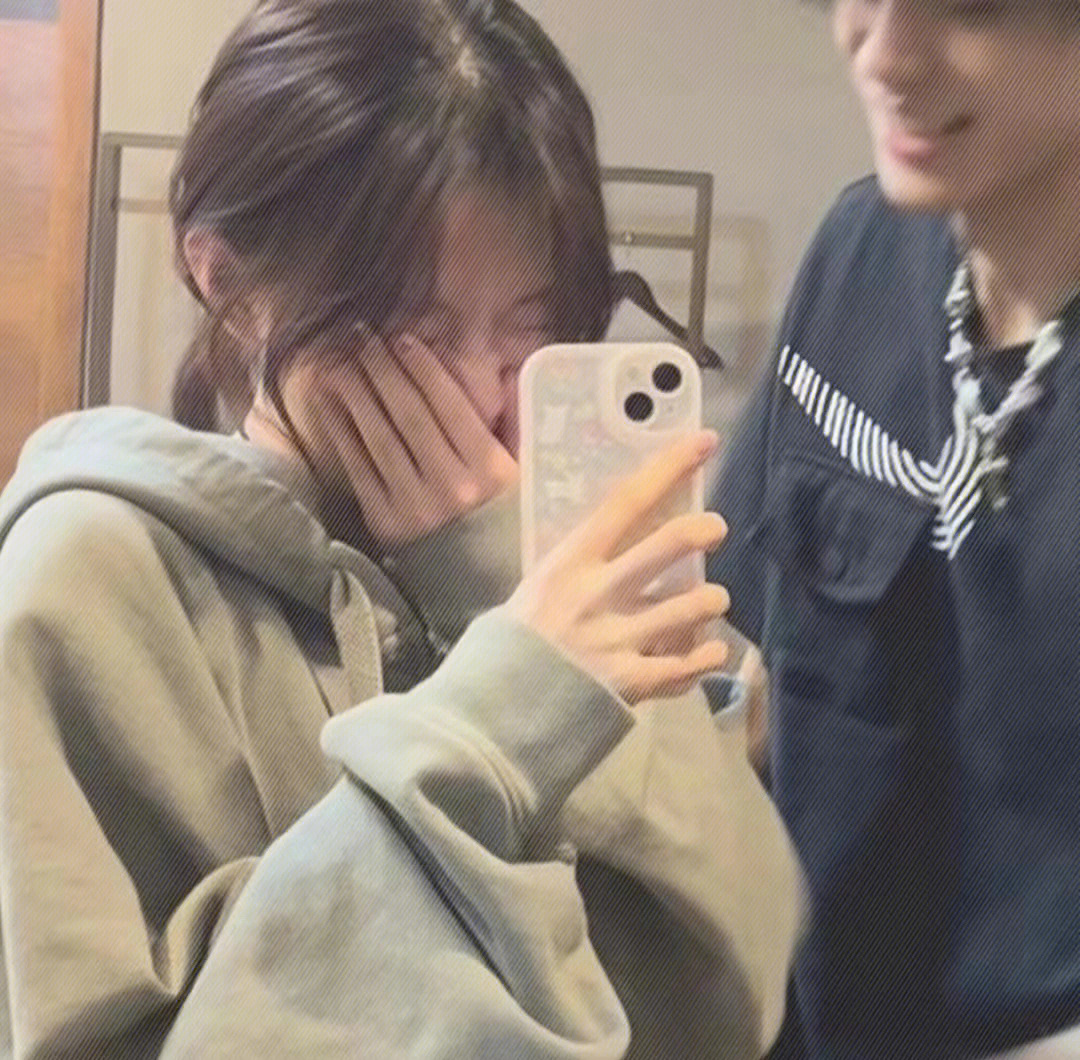 最新情侣头像Ins风,小巷深处的浪漫隅隅小店情侣头像