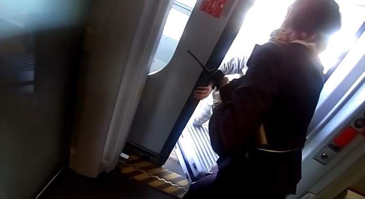 高铁扒门最新动态,一路飞驰的励志之旅启程了