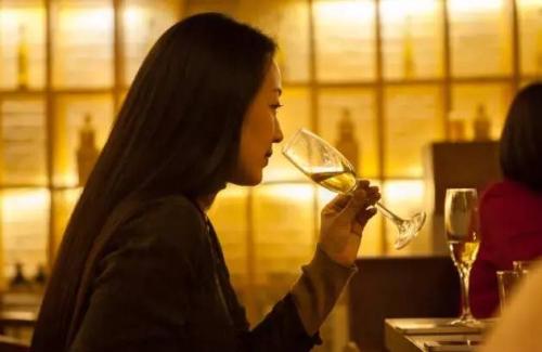 抖音最新喝酒词汇,掀起酒文化新浪潮!