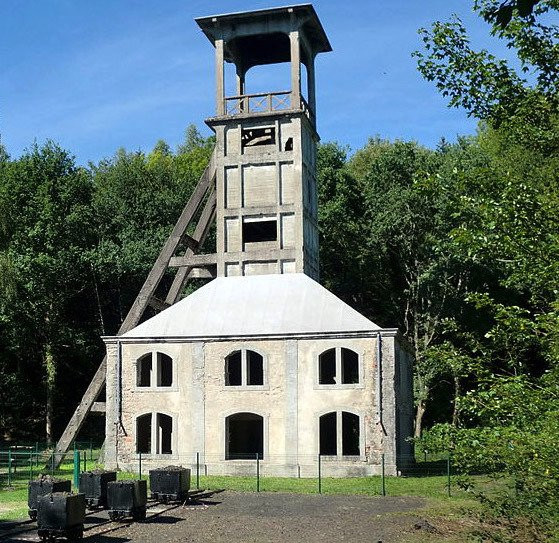 Lu2392鲁尔山,最新地址揭秘与奇遇温馨重逢之旅