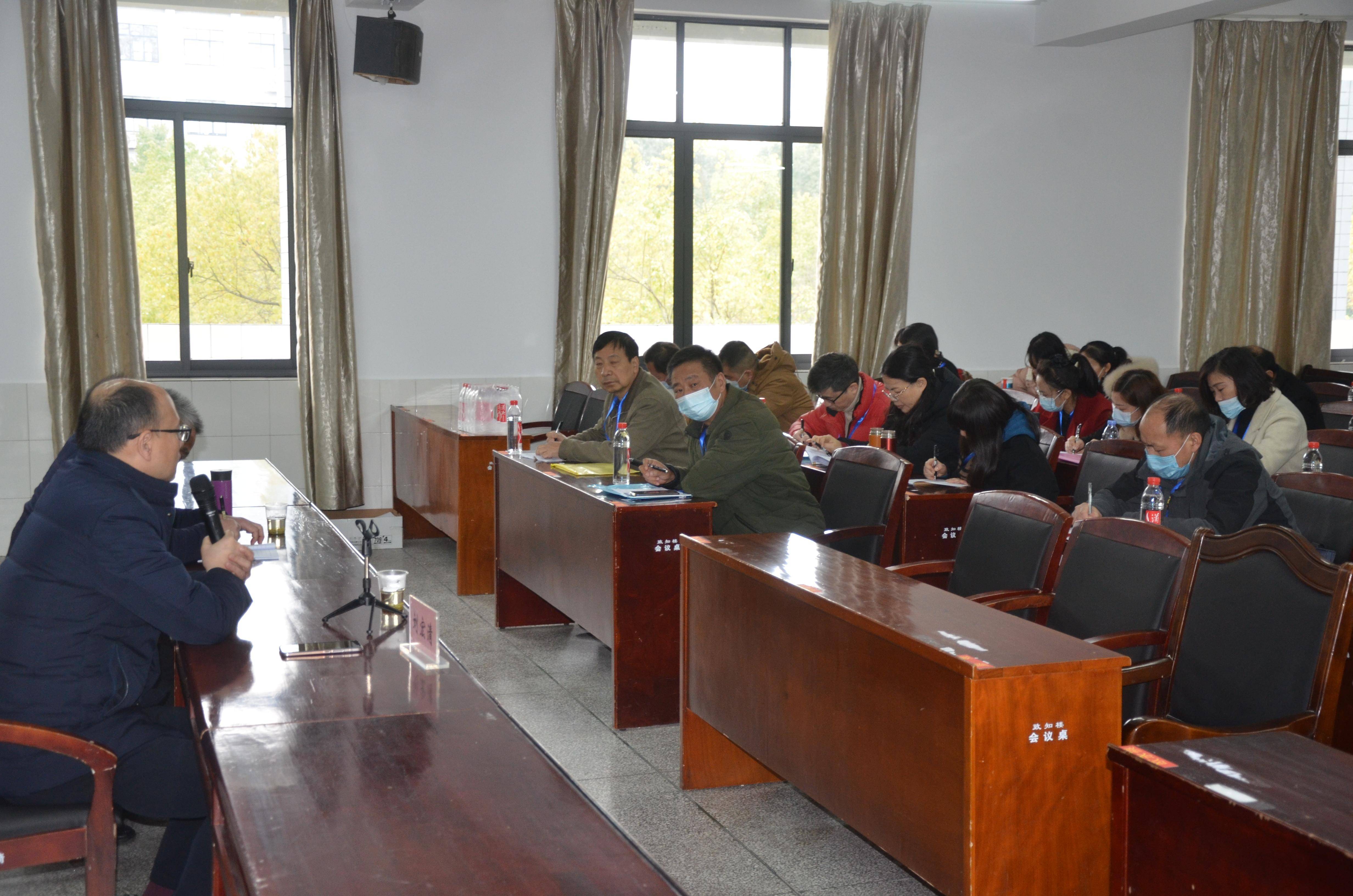 湘潭县二中新任校长日常趣事与情感纽带揭秘