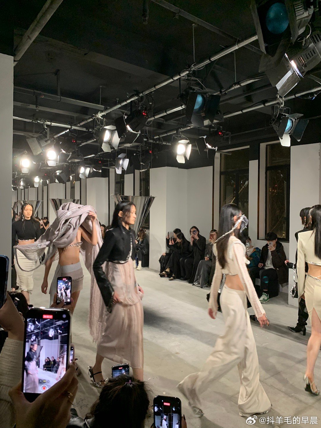 时尚潮流展示与传播的新路径,看秀最新链接揭秘