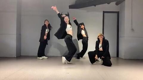 最新沙雕舞,高科技舞韵,点亮生活激情!