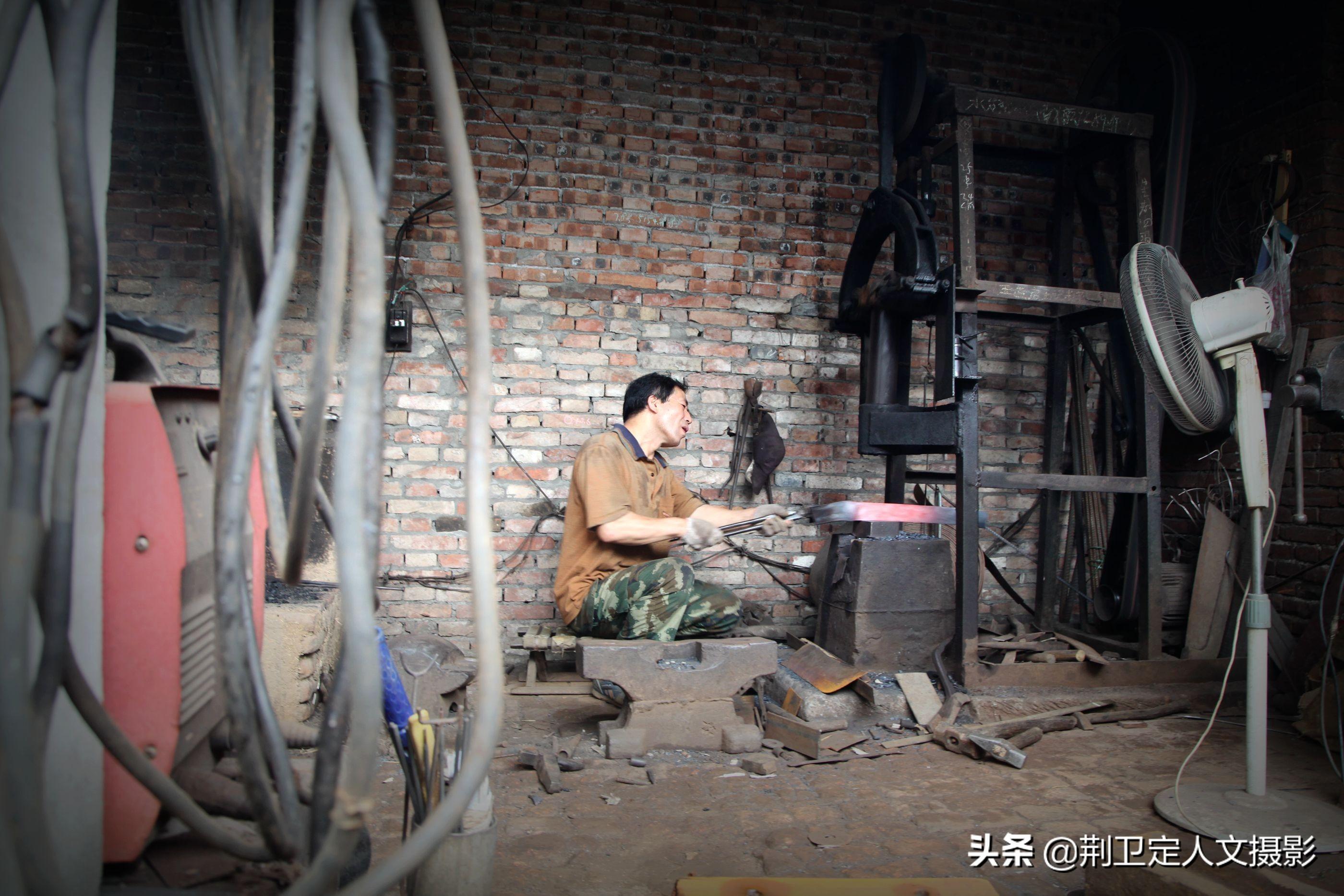 最新生意套路,最新生意套路,小巷中的隐藏宝藏,一家特色小店的奇遇之旅