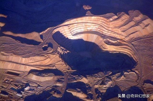 末日天坑最新,日常中的不寻常故事