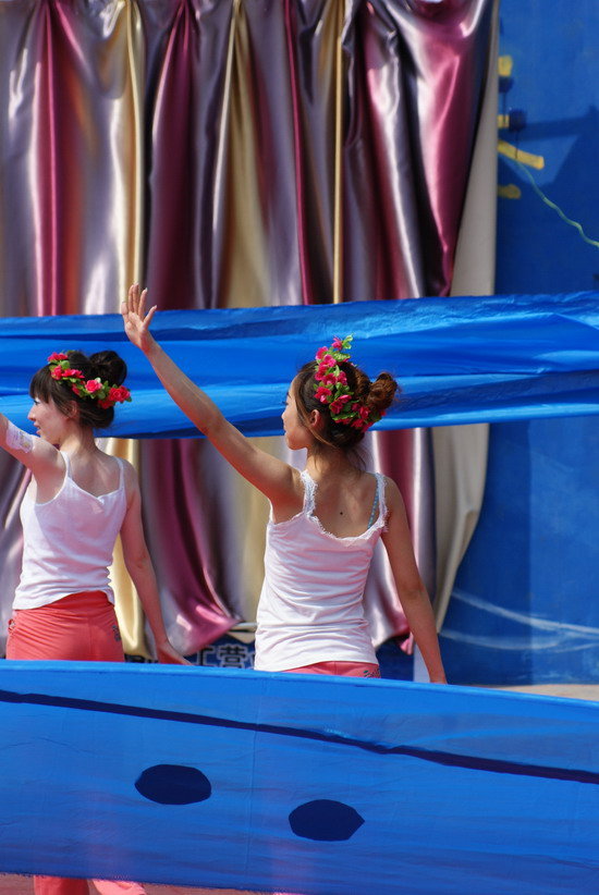 最新小拉舞,舞动友情,传递爱的温暖力量