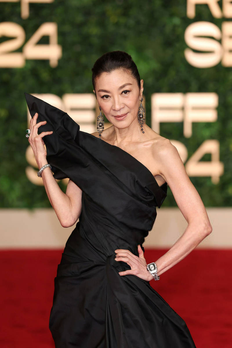 杨紫琼电影系列重磅推出,科技之光,展翅翱翔生活之翼