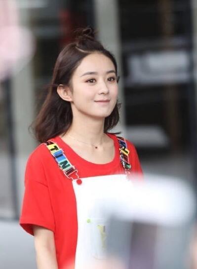 赵丽颖最新短发造型图片,温馨日常故事展现新风采