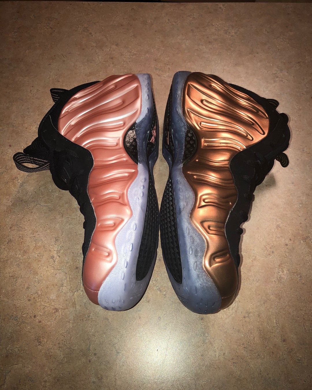 粉喷鞋,科技潮流新宠,革命性产品引领前沿生活方式体验