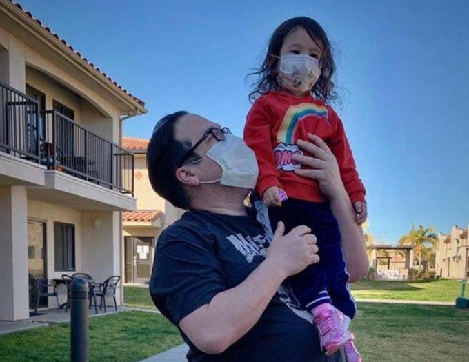 回国人员最新隔离措施下的温情故事概述