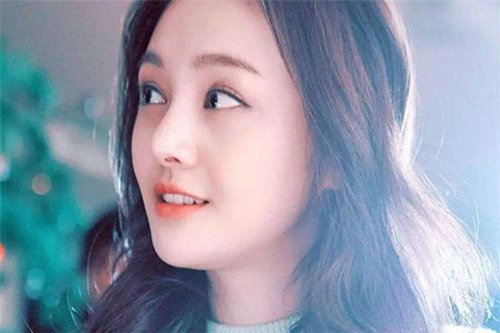 水瓶座明星一览,详细指南