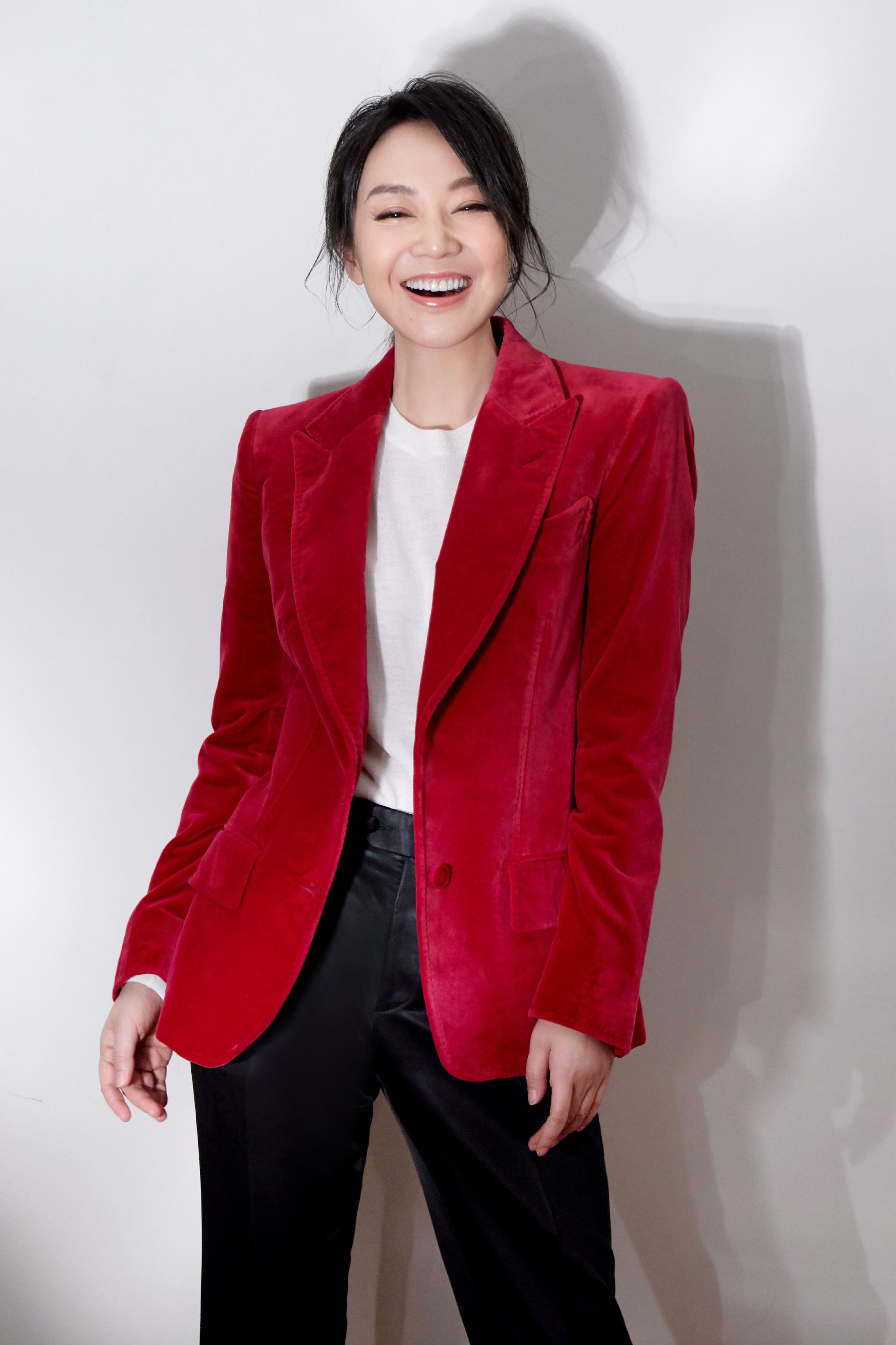 闫妮最新写真揭秘,小巷深处的独特风情与隐藏的特色小店