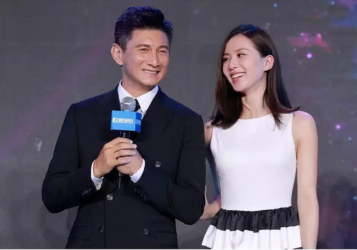 电视的诞生历程,从无线电的奇迹到成为千家万户的娱乐中心时间揭秘