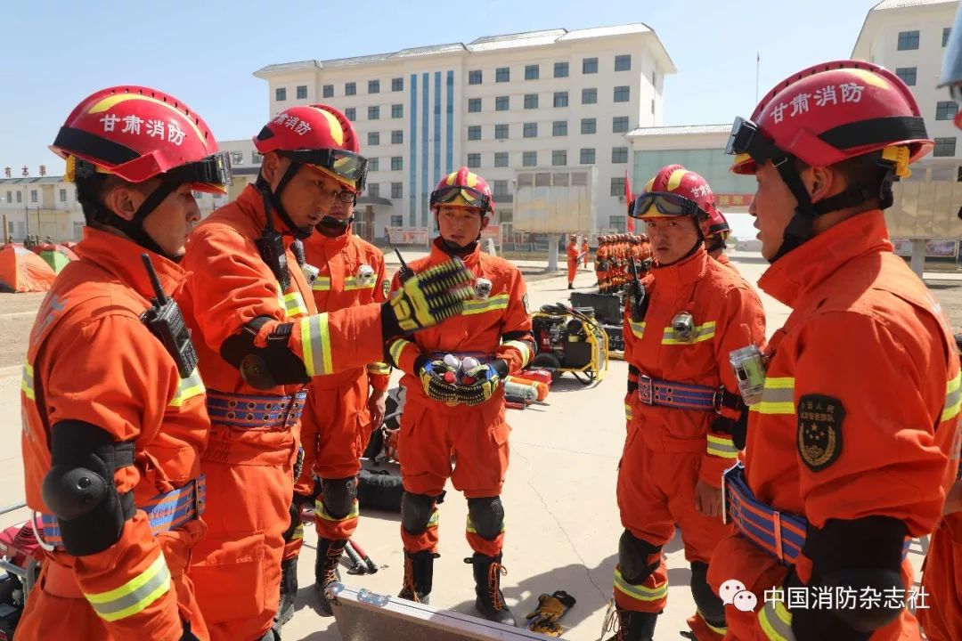 消防改革最新动态,英雄日常趣事揭秘