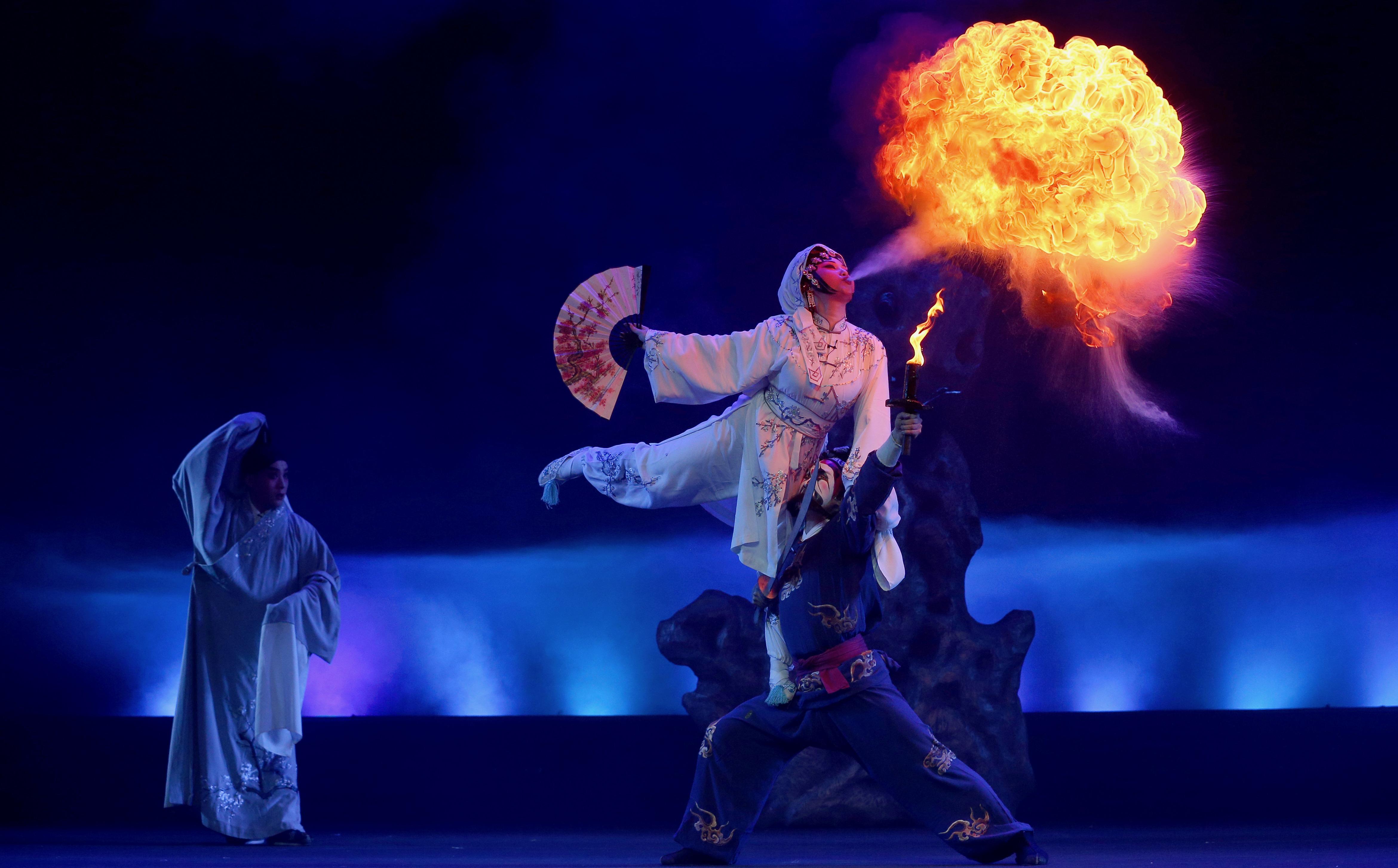 装台最新热潮炸裂全场,引领时尚新趋势!