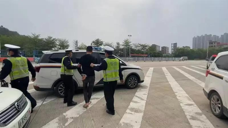 深圳警方最新动态,自然美景中的心灵之旅,探寻内心平和的旅程