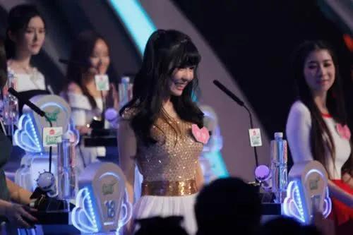 非诚勿扰最新女嘉宾科技风采引领智能生活新纪元