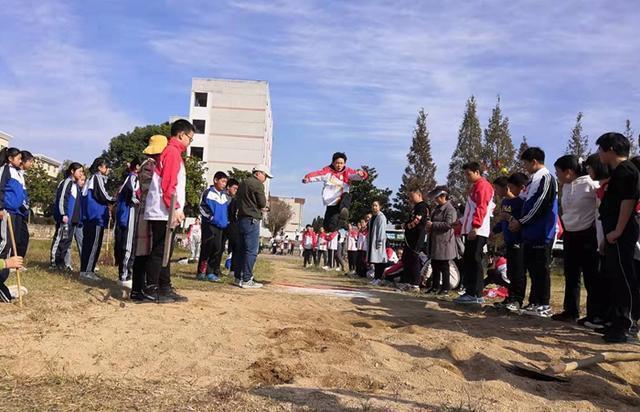 热血沸腾的拔河比赛回忆记实