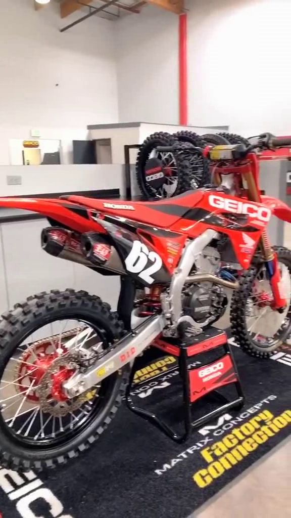 科技风潮席卷赛道,越野摩托车比赛下载体验极速越野的魅力