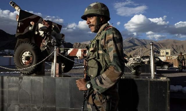 中印士兵冲突最新视频,自然美景下的治愈之旅与士兵冲突实录