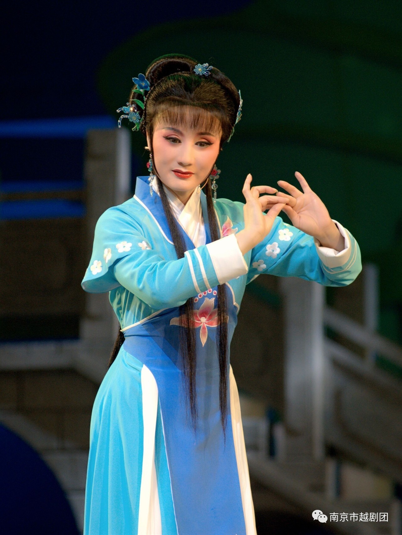 新版越剧经典玲珑女,与自然美景的邂逅与内心的宁静之旅