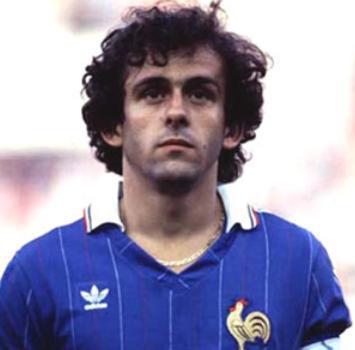 梅西小巷热血足球赛,技艺与激情的碰撞