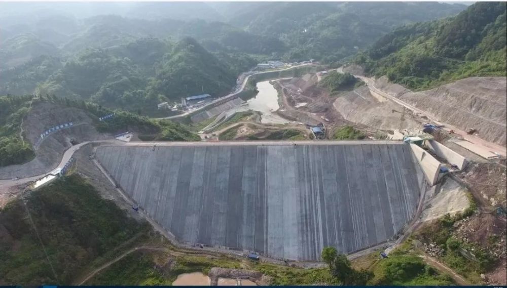 观景口水库最新动态,涓涓细流汇聚巨澜,展现自信与成就的力量