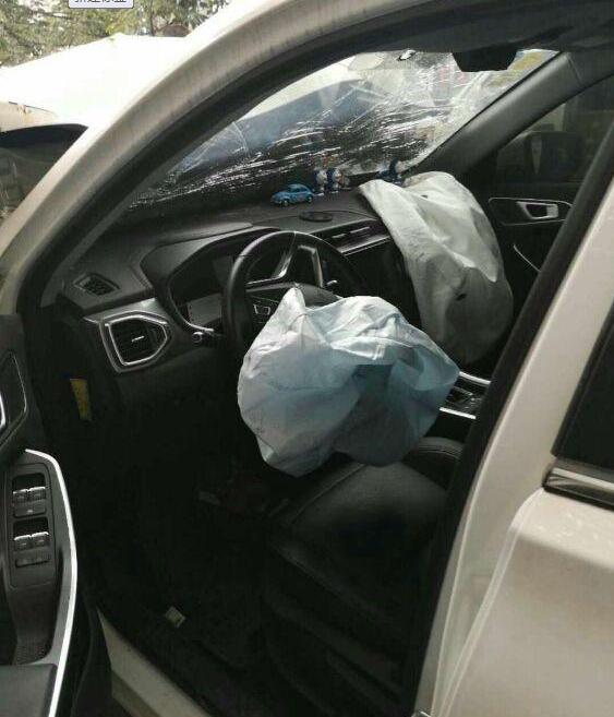 货车最新报废政策解读,探寻特色小店与报废年限揭秘