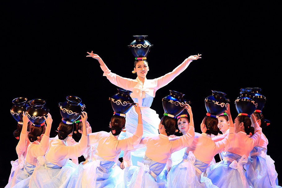 最新民族舞蹈,领略多元文化魅力的舞蹈盛宴!