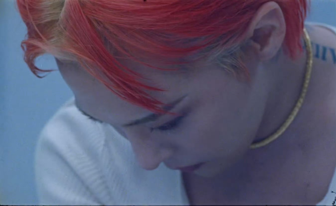 权志龙最新MV科技产品亮相,引领潮流新风尚