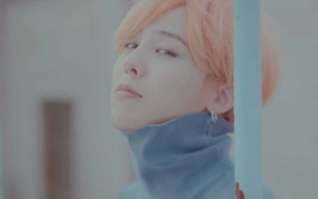 权志龙最新MV科技产品亮相,引领潮流新风尚