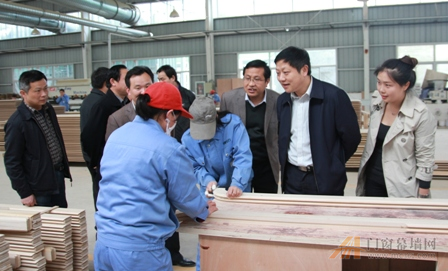 红安网最新新闻,城市温情日常,友情与家的陪伴