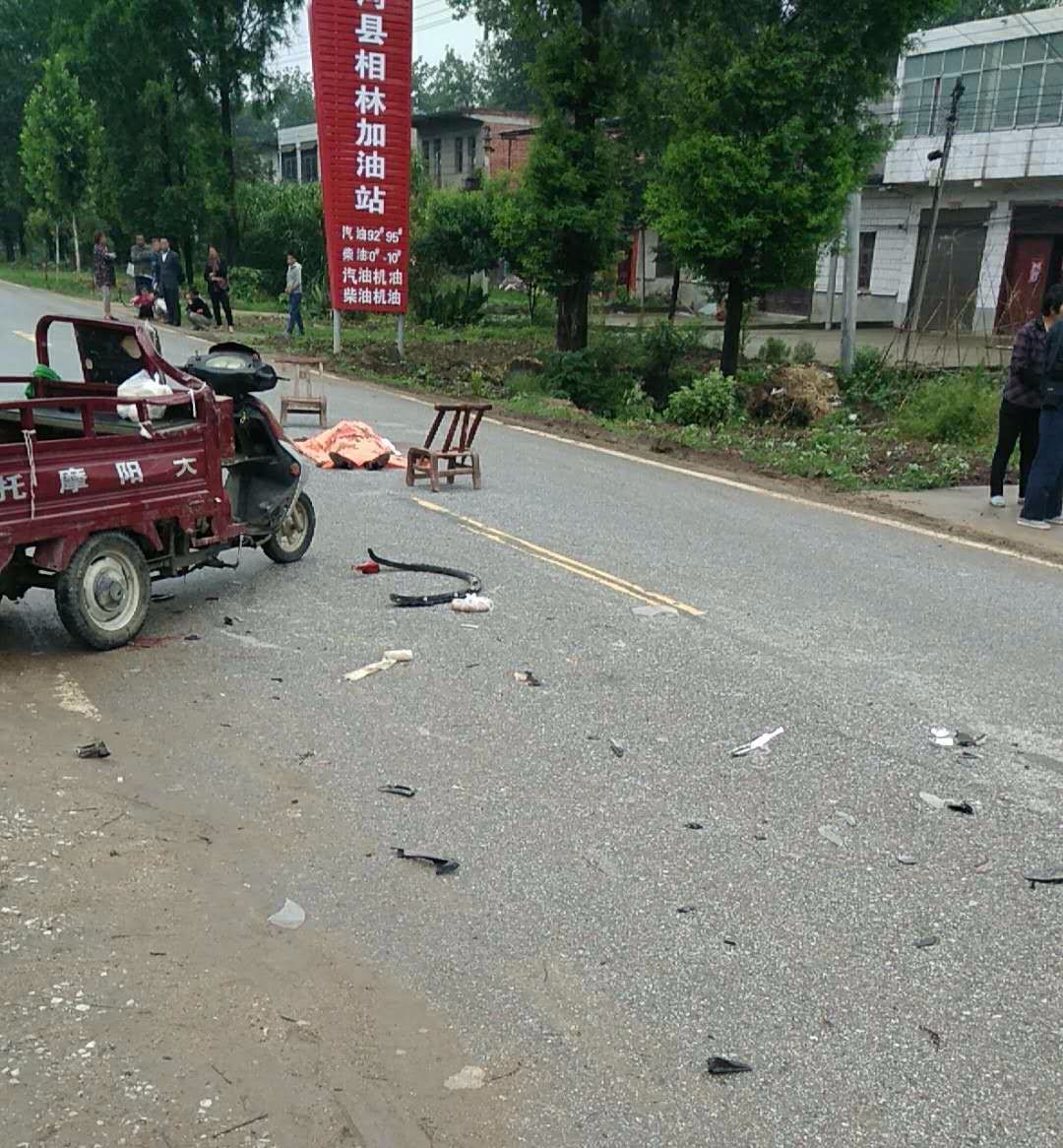唐河最新车祸现场情况报道🚨直击现场!